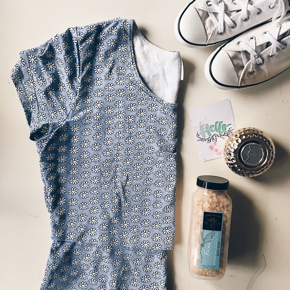 🌼 Nursing A-line Knee Length Dress / M